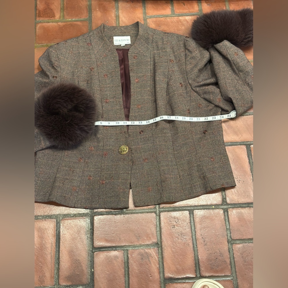 Gorgeous Vtg LILY & TAYLOR Jacket/Skirt Suit Brown Sz 20 with Fur - Picture 6 of 6